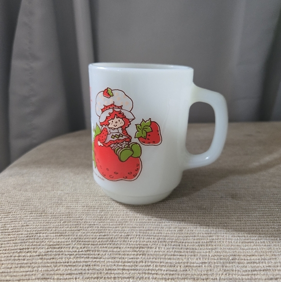 Strawberry Shortcake Mug - Picture 2 of 4